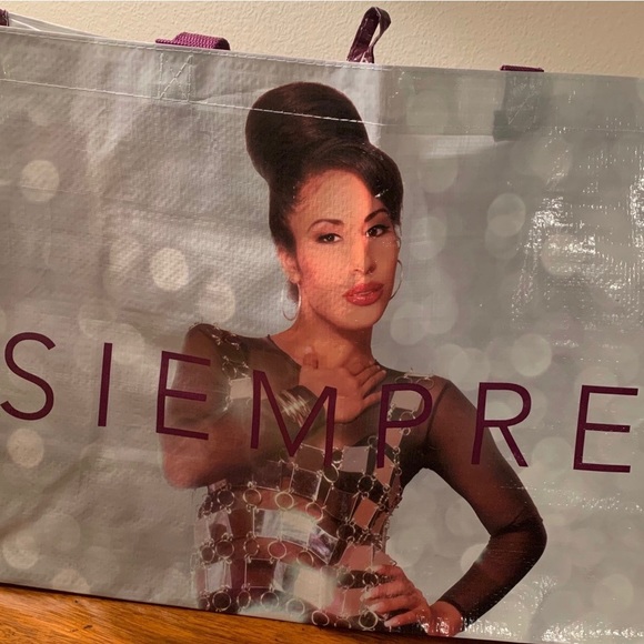 (2) 2018 LIMITED EDITION “Siempre Selena” Totes - Picture 1 of 5